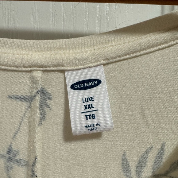Old Navy floral luxe tank top - XXL - Picture 3 of 3
